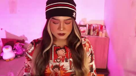 1lovelymess online show from April 24, 12:02 am