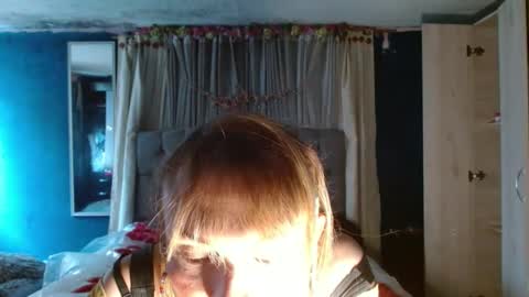 Snapshot of _azalea_65 chatting on September 25, 9:11 pm _azalea_65 online show from September 25, 9:11 pm