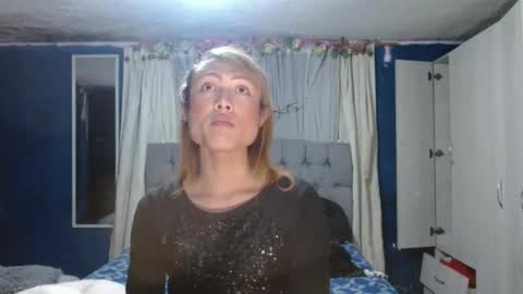 Snapshot of _azalea_65 chatting on October 28, 2:31 am _azalea_65 online show from October 28, 2:31 am