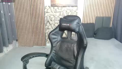 marylina online show from March 8, 8:33 am