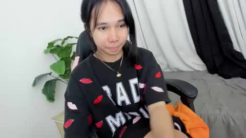 Nicole online show from May 18, 8:14 pm