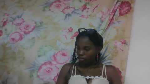 aadienne online show from March 25, 3:39 pm