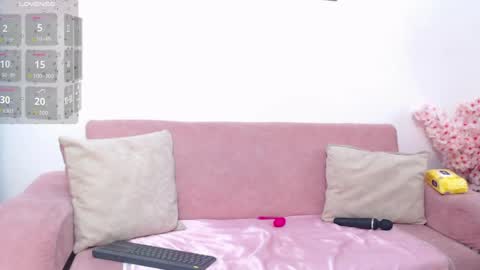 Abigail online show from April 7, 1:01 pm