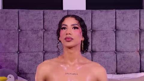 Queen Dumont   online show from March 8, 11:30 pm