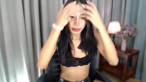 alanisvalentine online show from February 18, 8:38 pm