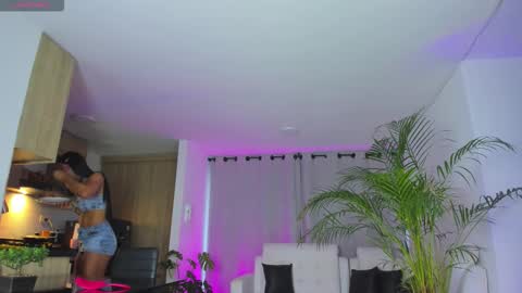 A L E J A N D R A online show from November 9, 11:00 am