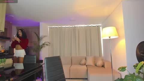 A L E J A N D R A online show from January 13, 8:39 pm