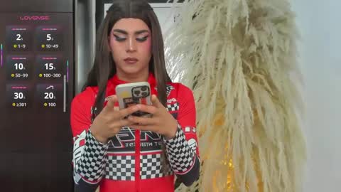 alisson online show from May 18, 2:11 pm