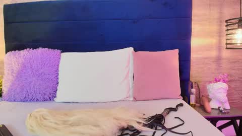 alyssaa_hunter online show from November 1, 2:09 am