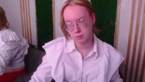 Hi im Amanda online show from June 16, 2:19 pm