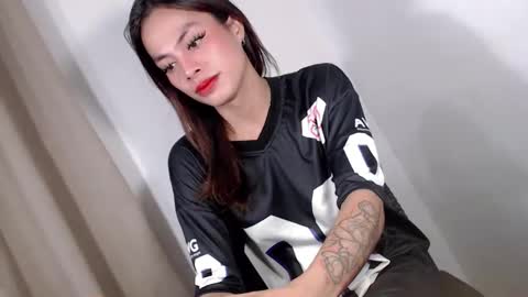 Annika 25yrs old online show from November 4, 5:40 am