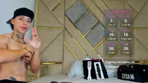 Snapshot of amber_adams_ chatting on October 14, 3:57 pm A M B E R - A D A M S online show from October 14, 3:57 pm