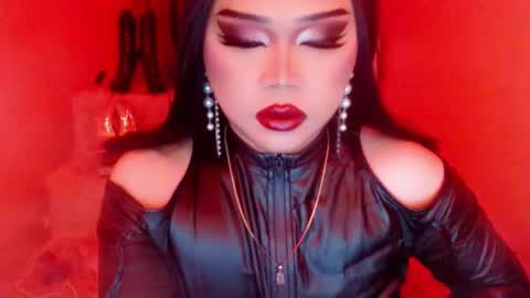 Queen Mireska online show from March 8, 5:49 pm