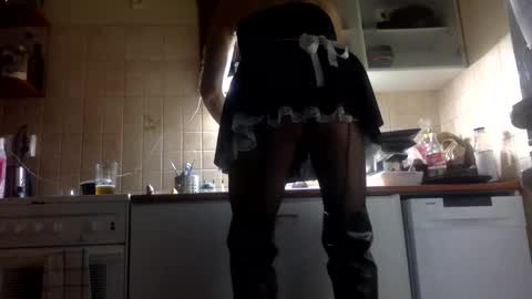 Your Oral Slave online show from February 3, 7:10 pm