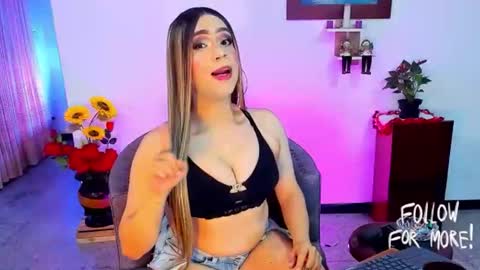 Andrea  online show from May 15, 9:28 am