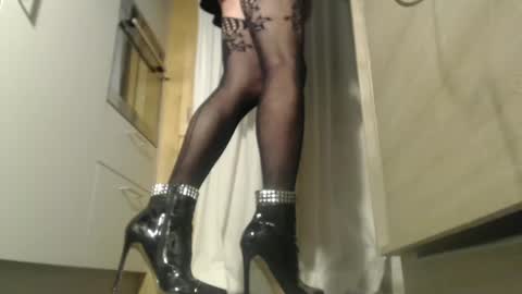 Andrea online show from December 12, 9:58 pm