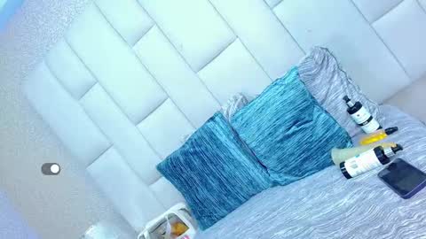 andreayano online show from September 23, 6:30 am