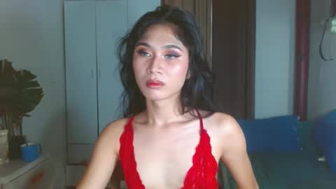 Snapshot of angela_mccollins chatting on December 4, 1:08 am angela online show from December 4, 1:08 am