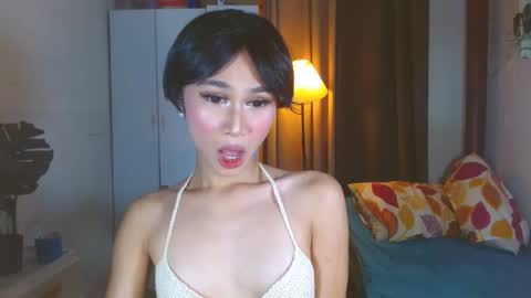 Snapshot of angela_mccollins chatting on October 7, 12:00 am angela online show from October 7, 12:00 am