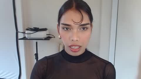 SENORITA online show from June 4, 4:48 am