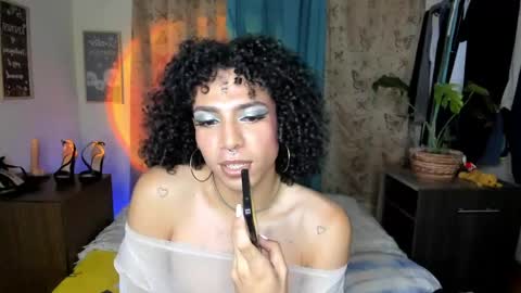 angelwhitte online show from April 28, 2:27 am
