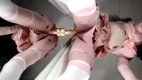 Anna Evodees  online show from December 8, 8:09 am