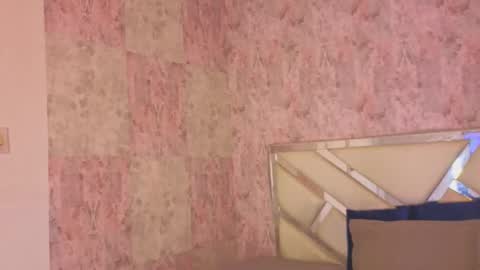 Isabella online show from March 19, 9:15 pm