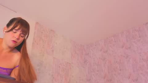 Isabella online show from April 2, 10:19 pm