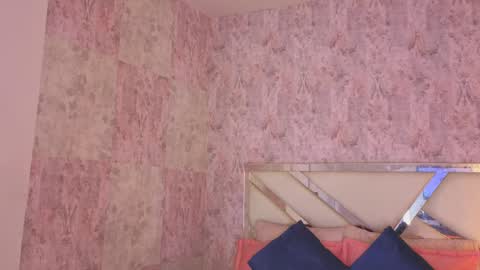 Isabella online show from April 4, 8:50 pm