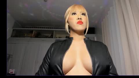 Alicia online show from October 24, 7:30 pm