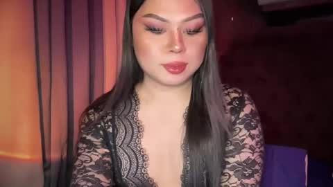 LOVELY online show from December 3, 6:00 pm