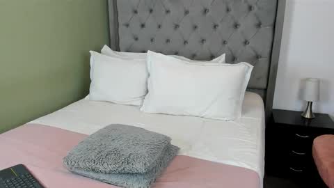 Arianna Thompson online show from October 24, 12:59 am