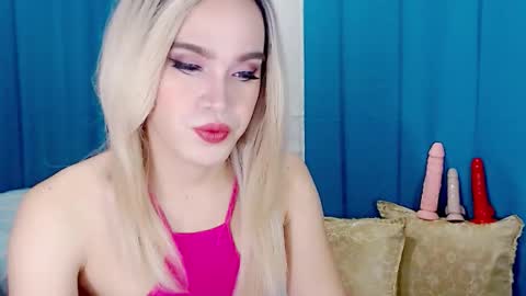 ARIANNE CUMS  online show from December 14, 7:42 pm