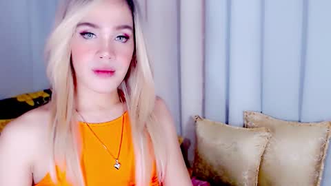 ARIANNE CUMS  online show from March 13, 12:16 am