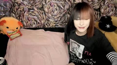 Snapshot of arina_rose chatting on October 22, 2:19 pm Alove online show from October 22, 2:19 pm