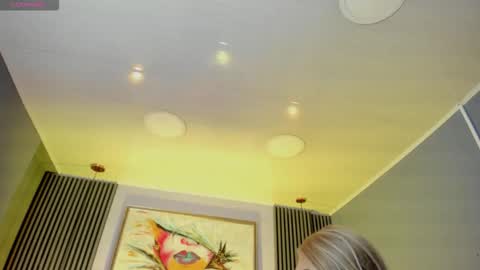 arisunshine77 online show from March 29, 7:31 am