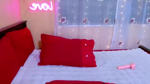 AshleyNicole online show from May 8, 5:20 pm