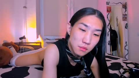 Kim online show from April 28, 8:24 pm