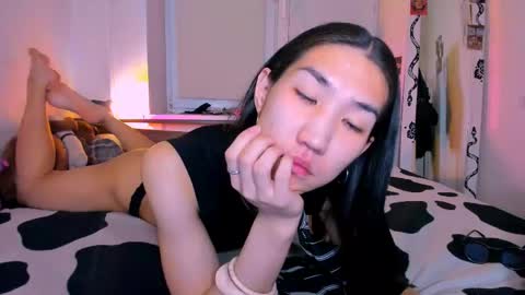Kim online show from May 12, 8:50 pm