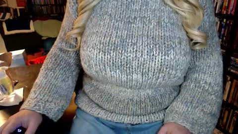 Aspen Vale online show from February 9, 10:27 pm