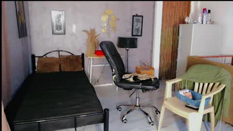 aubrey online show from March 20, 11:00 am