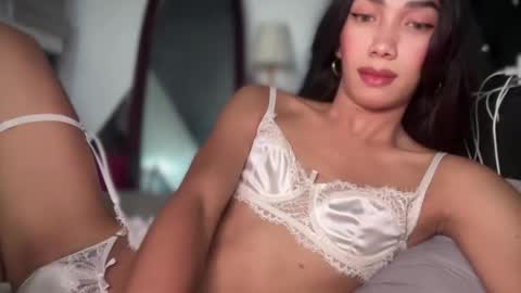 azalea_cum69 online show from April 28, 6:18 am