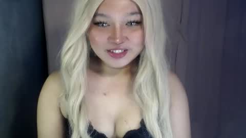 april online show from May 12, 5:43 pm