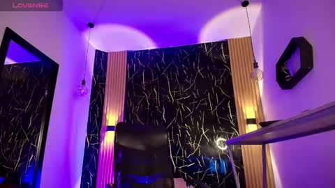     online show from February 8, 10:27 pm