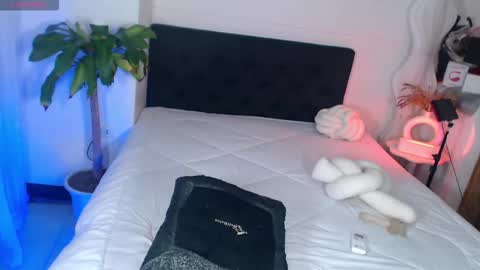 Bella Porch online show from March 19, 6:13 am