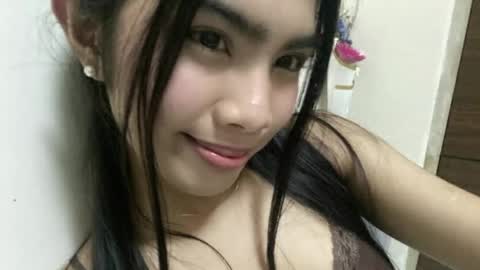 belle_davies online show from May 11, 1:16 pm