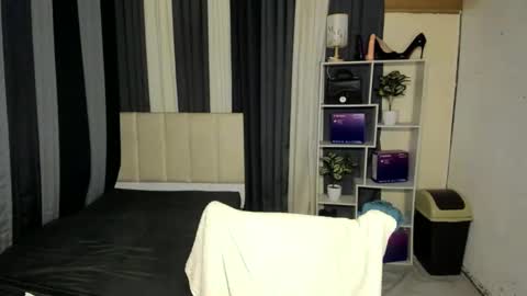 dani online show from May 25, 5:53 pm