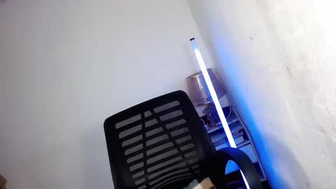 sasha swan online show from February 8, 5:50 pm