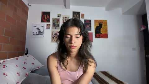 Bella Bloom ts online show from October 14, 3:51 am