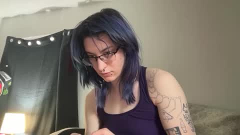 boywithbug online show from February 19, 6:15 pm